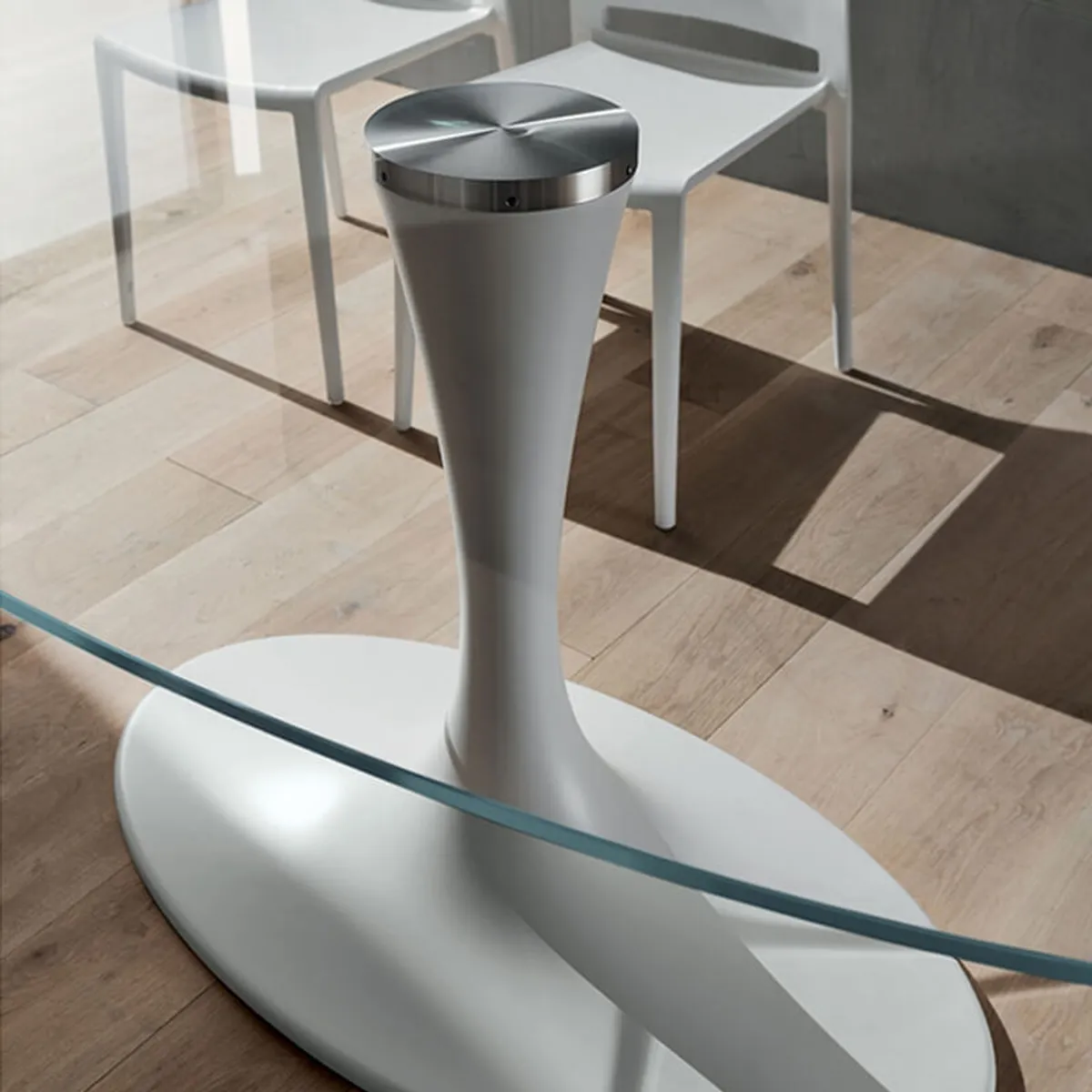 Ruud - Table design ovale en verre pied tulipe — vue 5