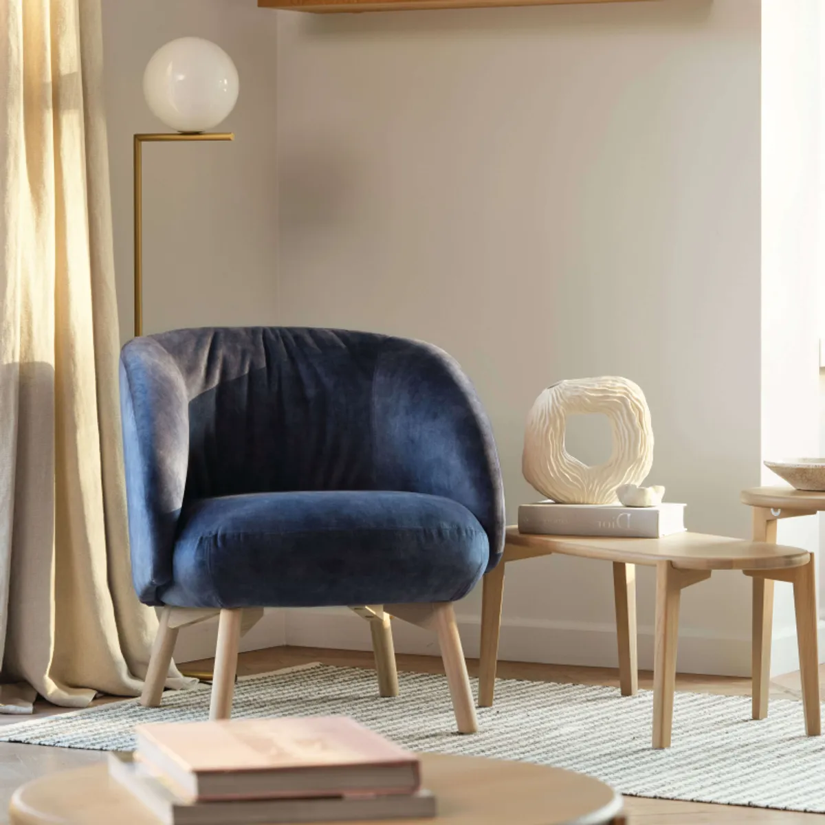 Thalia Mobitec ® - Fauteuil confortable en tissu avec pieds en bois — vue 4