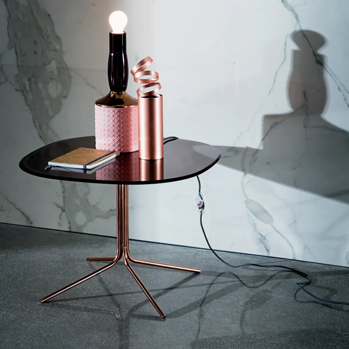 Genius - Table basse design en verre et métal — vue 5