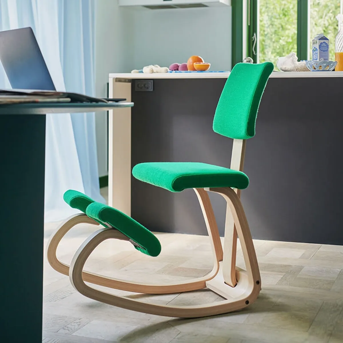 Variable plus - Chaise de bureau ergonomique à bascule en tissu — vue 3