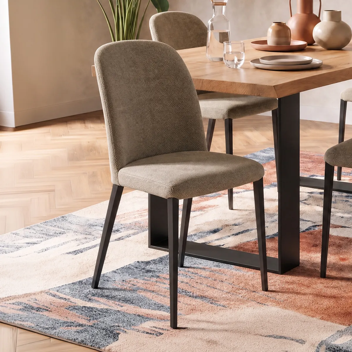 Julie - Chaise en tissu italienne avec pieds en métal