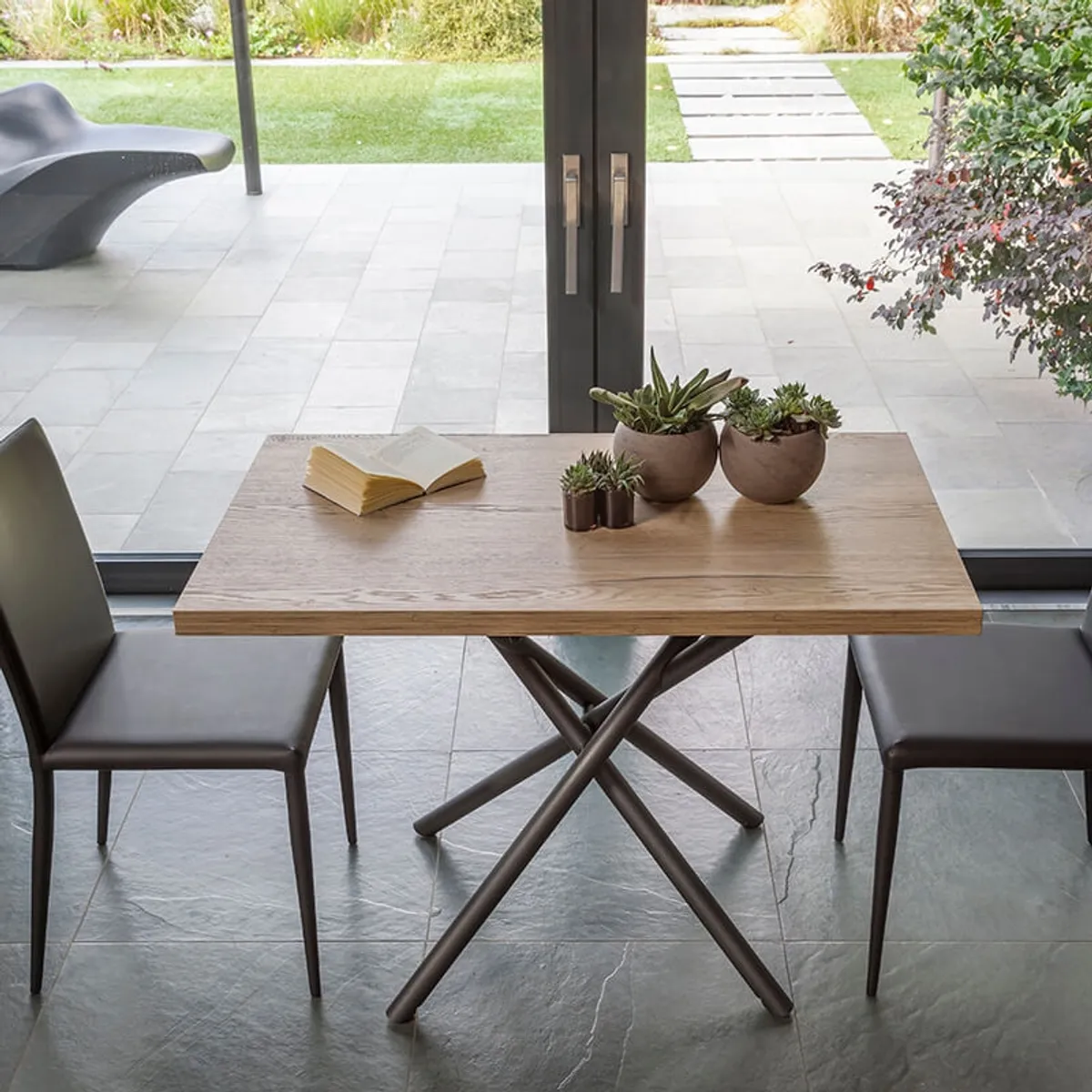 Lotus - Table italienne rabattable et relevable en mélaminé avec pieds mikado — vue 4