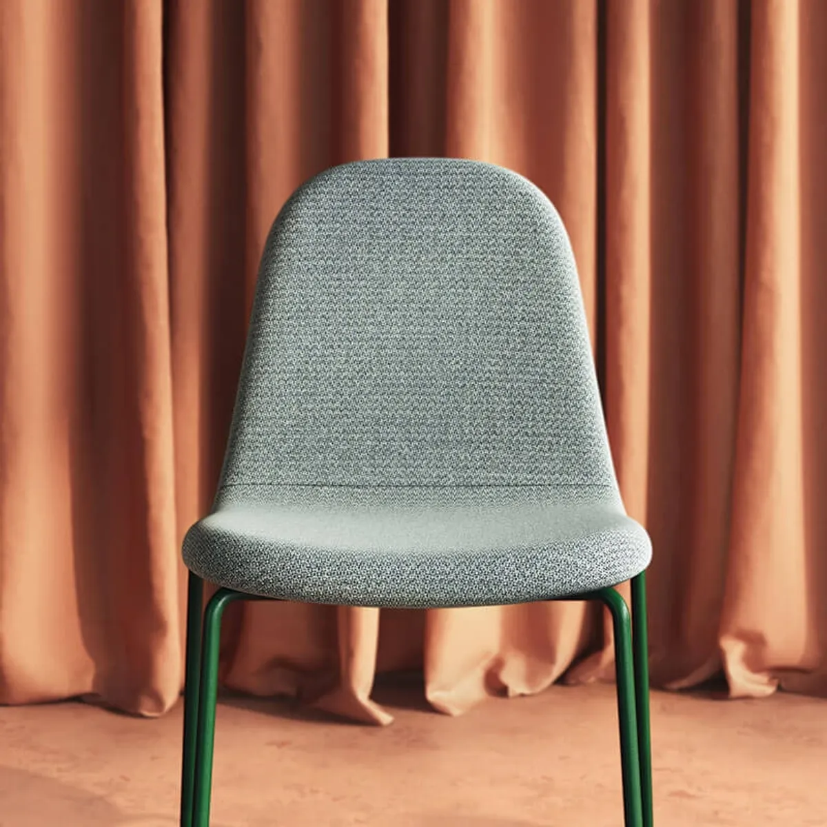 Galet Mobliberica® - Chaise design confortable en tissu et pieds métal — vue 4