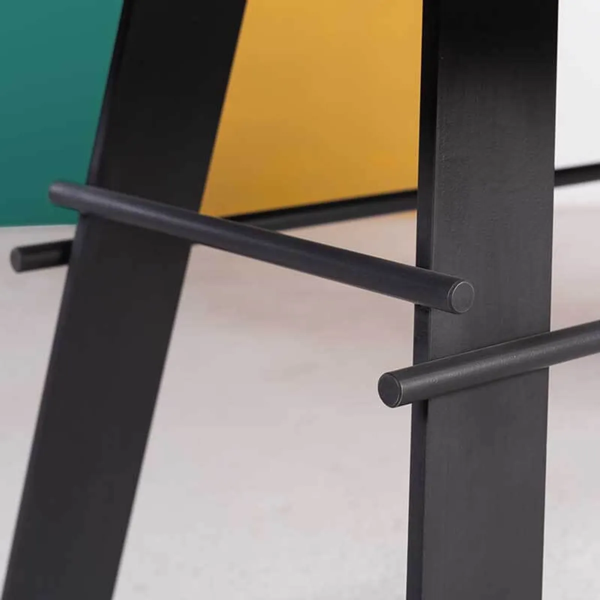 Opale - Table design en béton ciré pieds métal made in France — vue 4