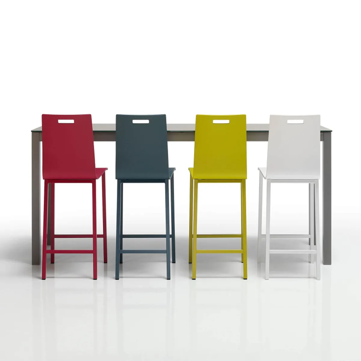 Koko - Tabouret snack Mobliberica® dossier bas en bois — vue 3