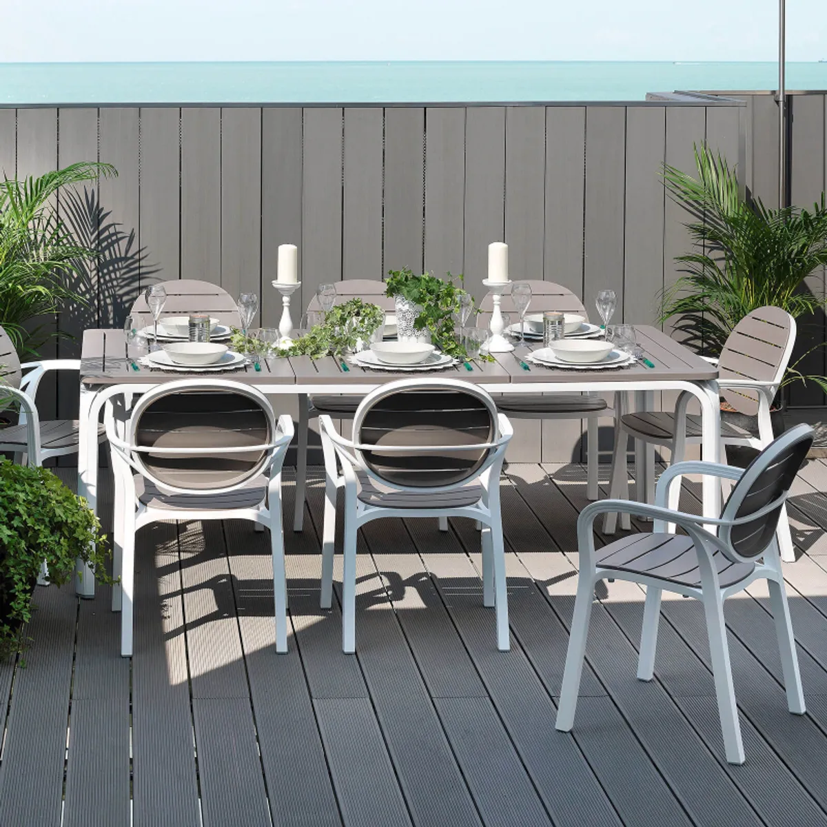 Palma - Fauteuil de jardin en polypropylène coloris blanc et taupe — vue 4