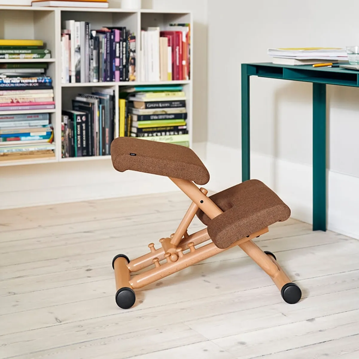 Multi Varier® - Siège de bureau ergonomique en tissu et bois — vue 5