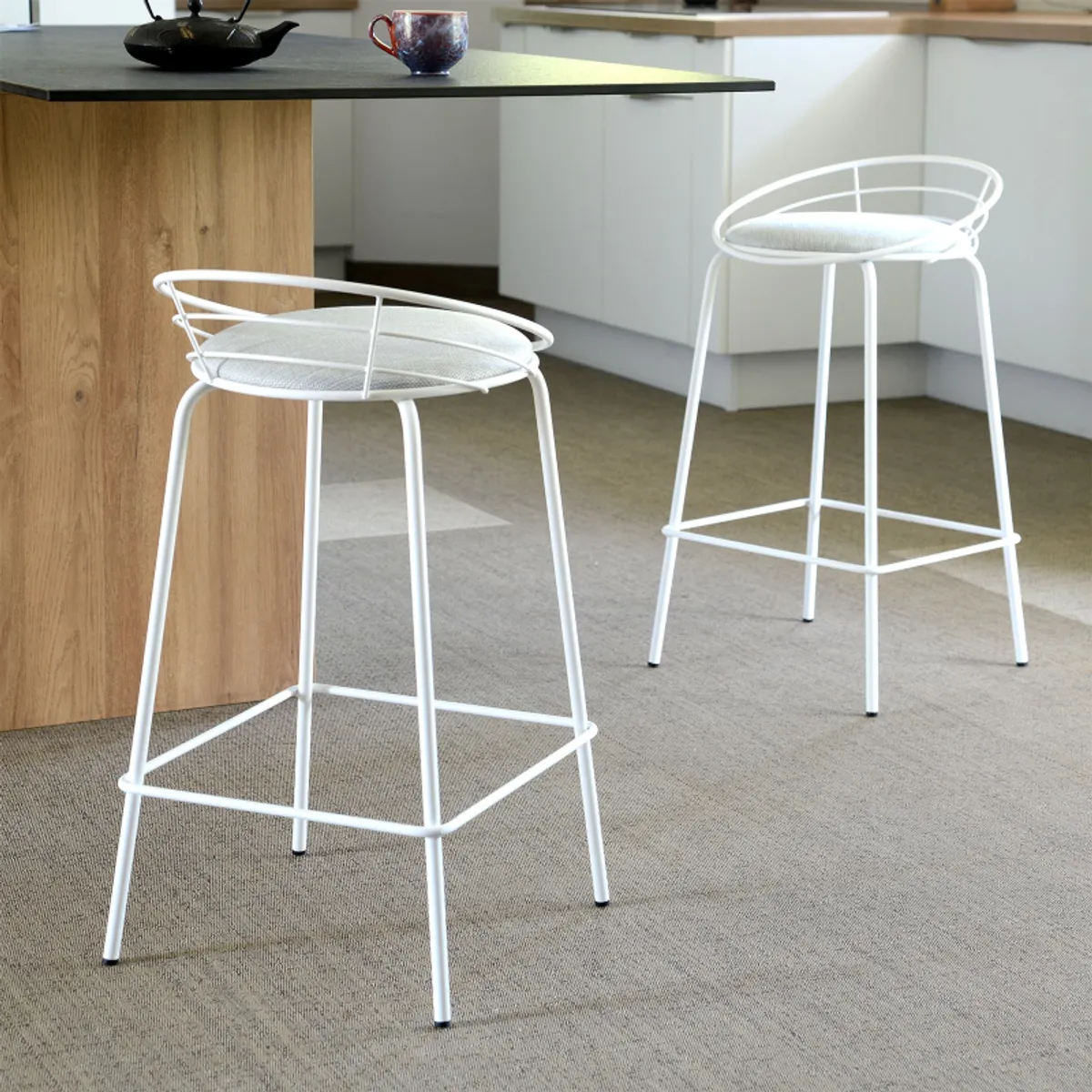 Yaël Carrier® - Tabouret haut français rembourré en métal et tissu