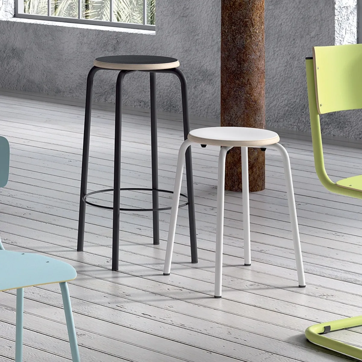 Collège - Tabouret bas vintage en métal et bois