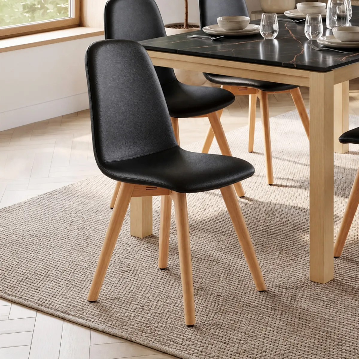 Pandora - Chaise rembourrée avec pieds coniques en bois