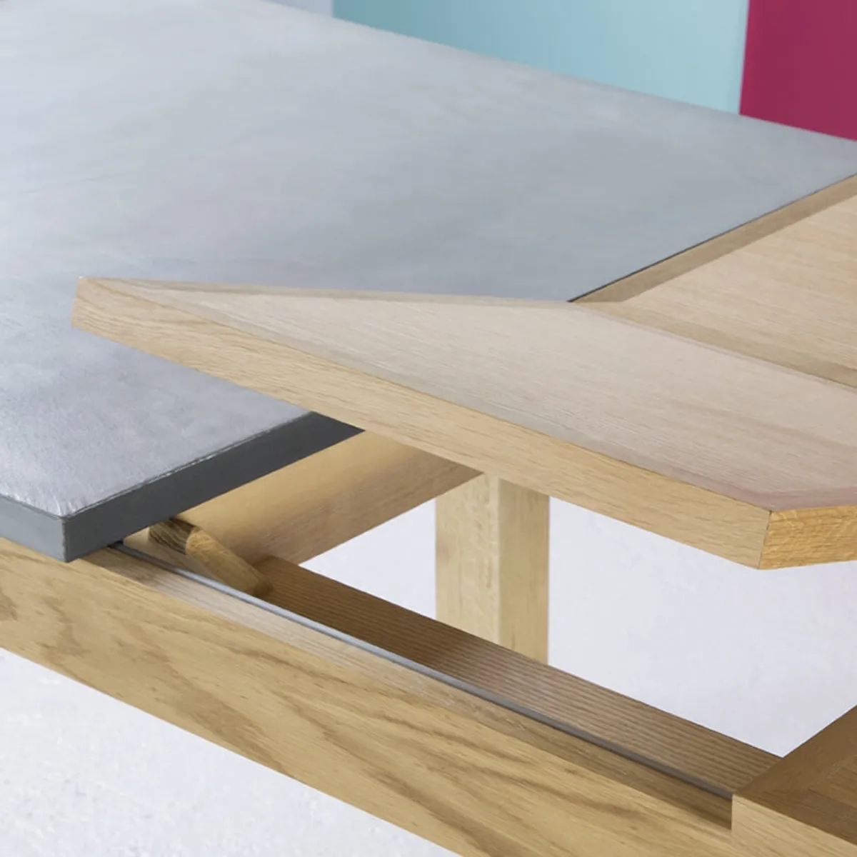 Repas - Table française extensible en béton ciré et bois massif — vue 4