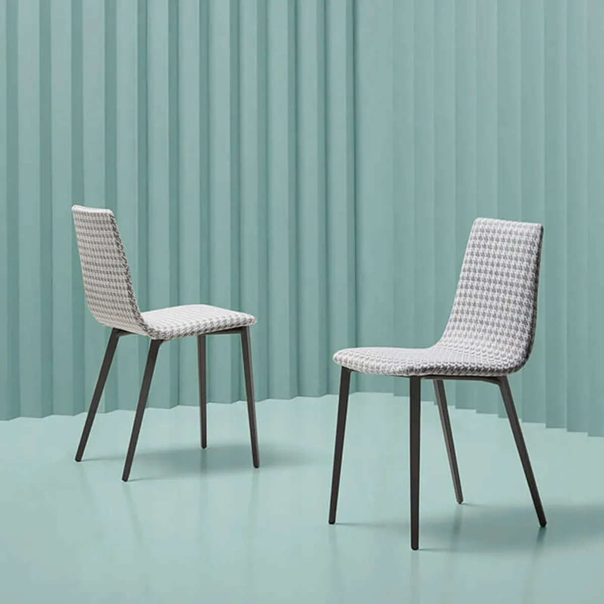 Salt Mobliberica® - Chaise moderne avec coque tapissée en tissu — vue 4