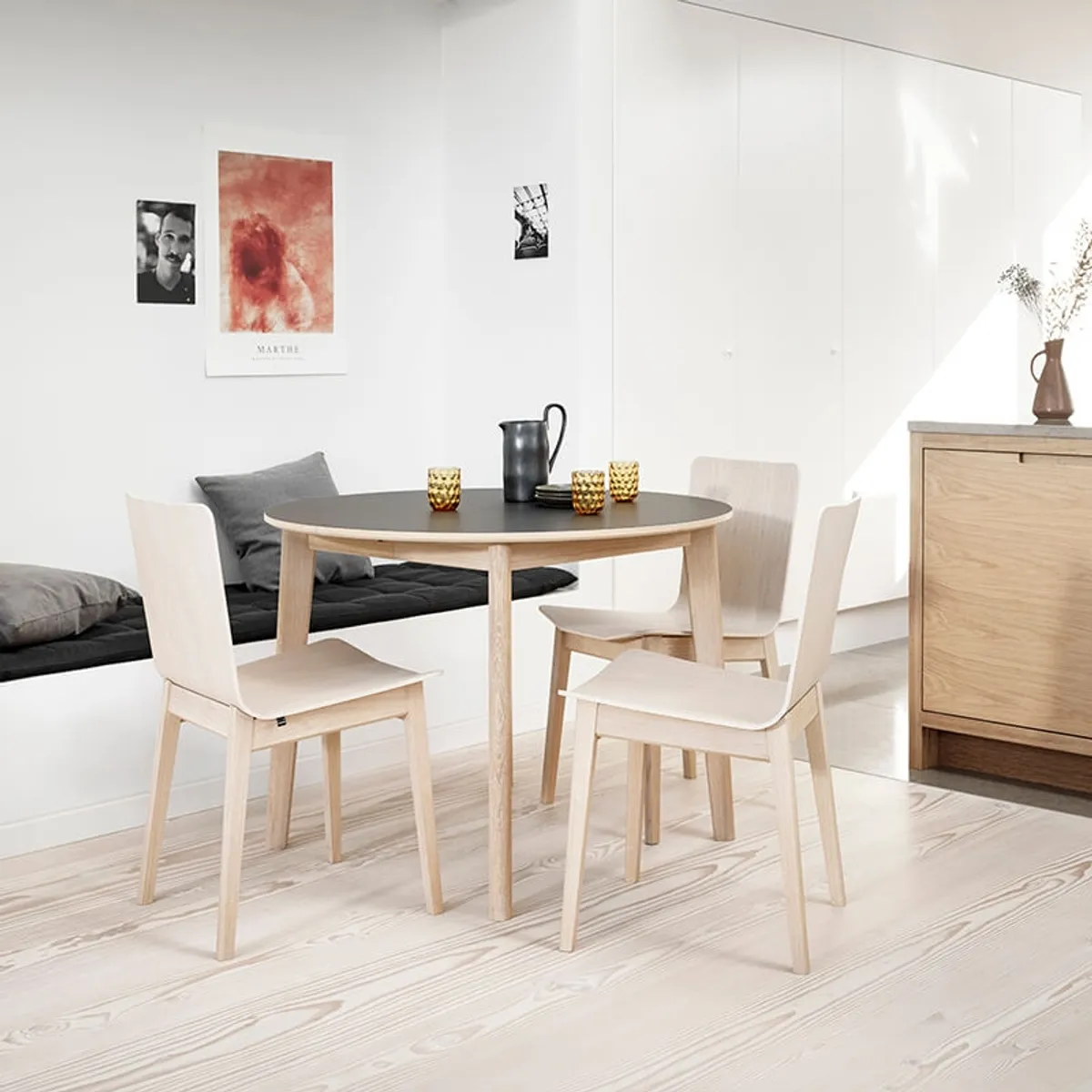 SM120 - Table ronde extensible en bois avec plateau stratifié noir fabrication danoise