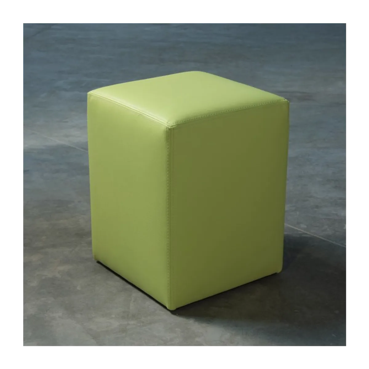 Pouf carré en synthétique – Quadra — vue 5