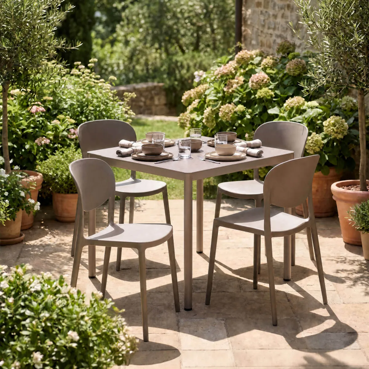 Abby Connubia® - Chaise de jardin italienne empilable en polypropylène recyclé sans accoudoirs — vue 4