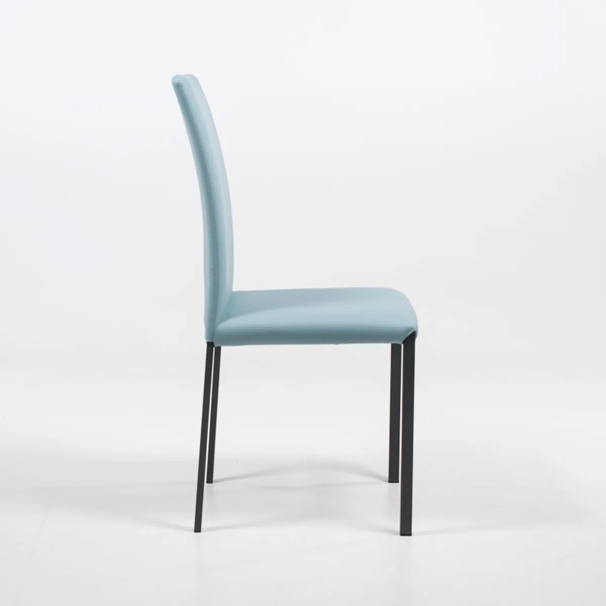 Marion H - Chaise de salle à manger contemporaine en synthétique et métal — vue 5