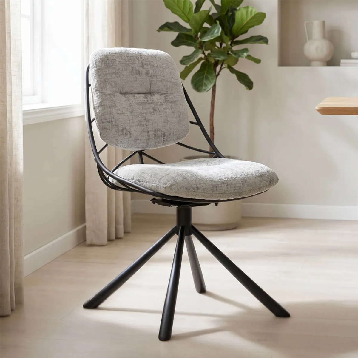 Pauline - Chaise design confortable pivotante en tissu