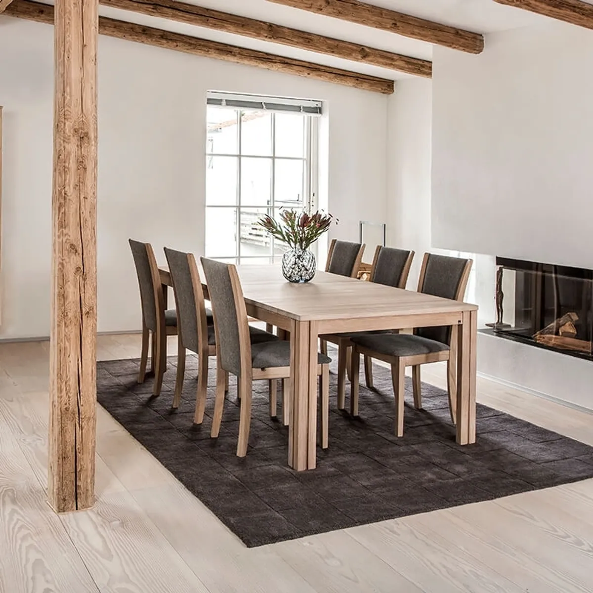 SM23/24 - Table rectangulaire extensible en bois massif fabriquée au Danemark