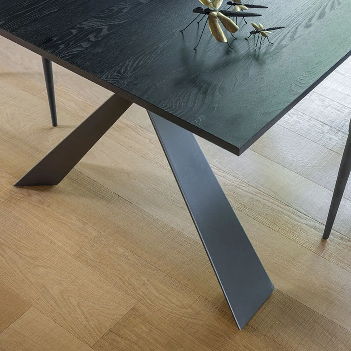 Delta - Table design italienne extensible en mélaminé et pieds en X — vue 4