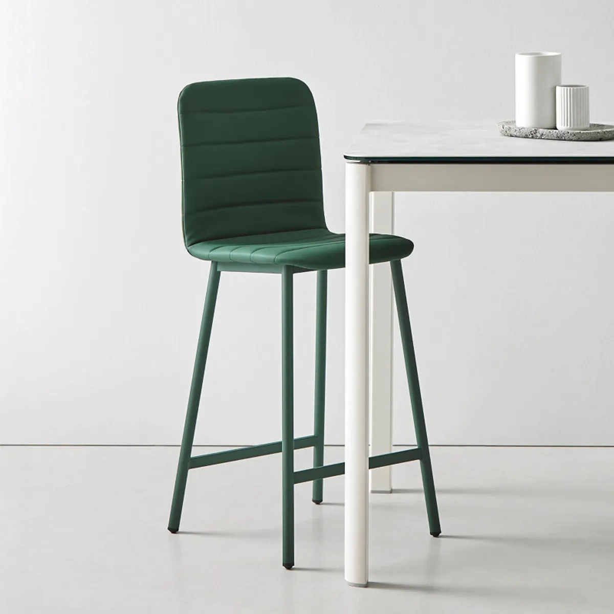 Pepper Mobliberica® - Tabouret snack moderne matelassé en simili et métal