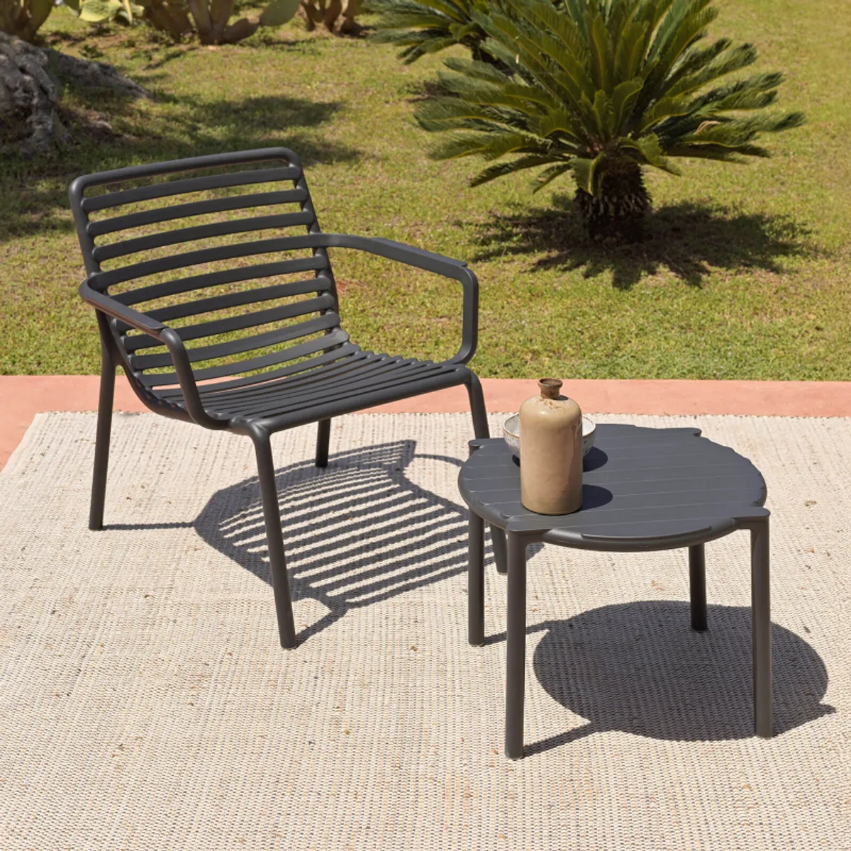 Doga - Table basse de jardin ronde empilable fabriquée en Italie — vue 4