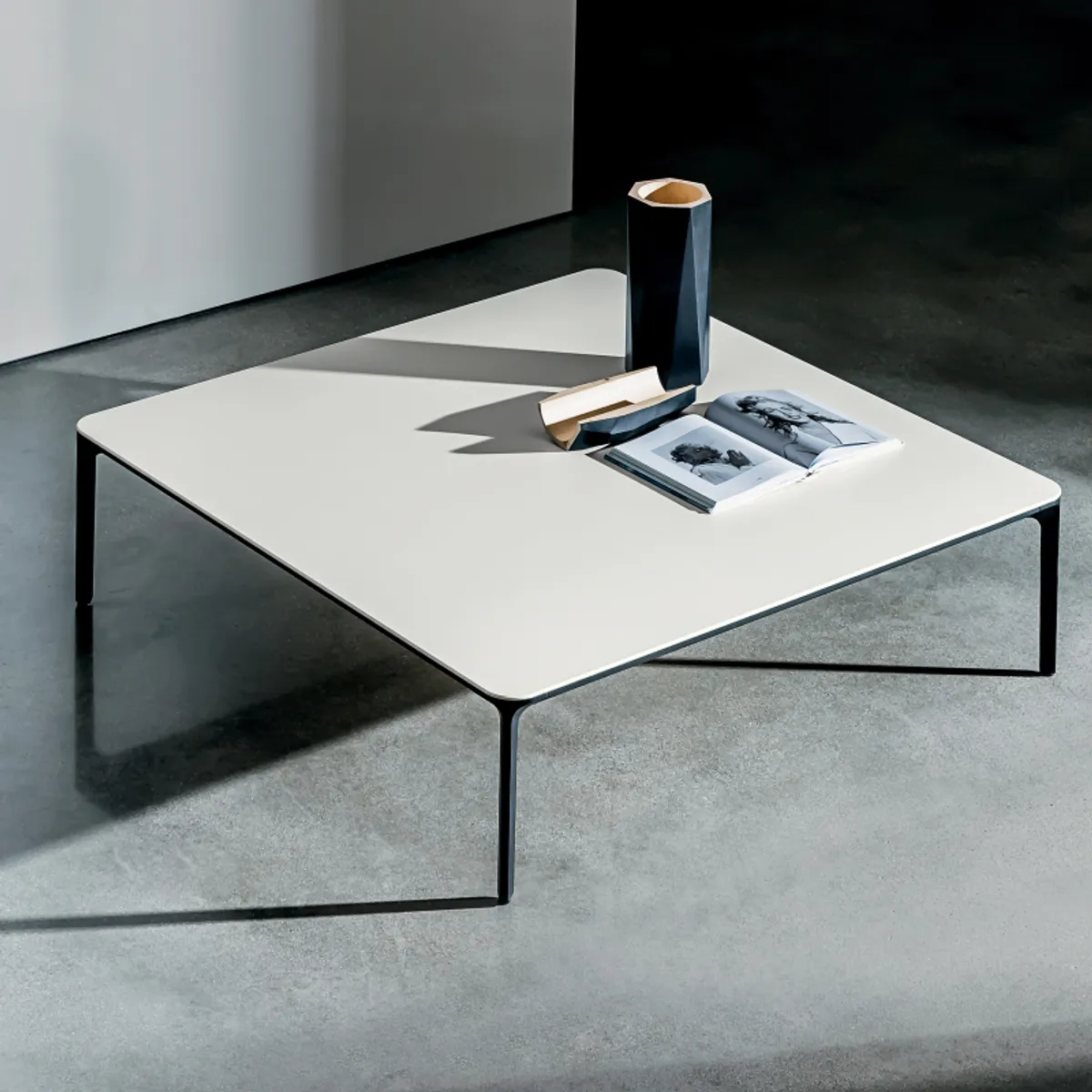 Slim - Table basse carrée en céramique