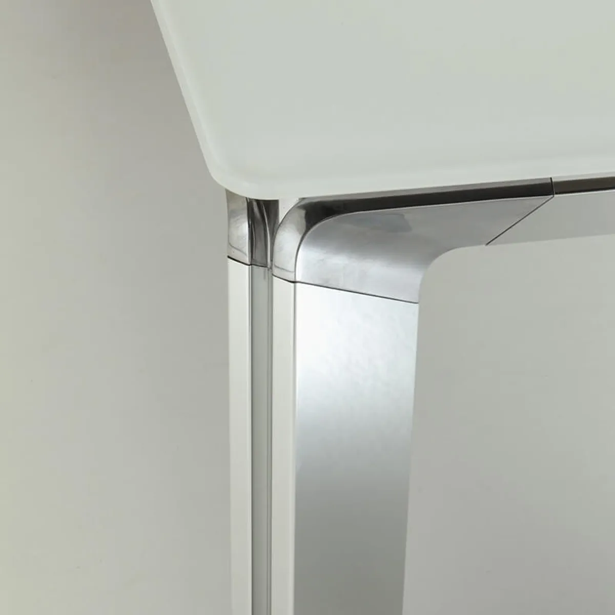 Class - Console en verre et pieds aluminium fabriquée en Italie — vue 3