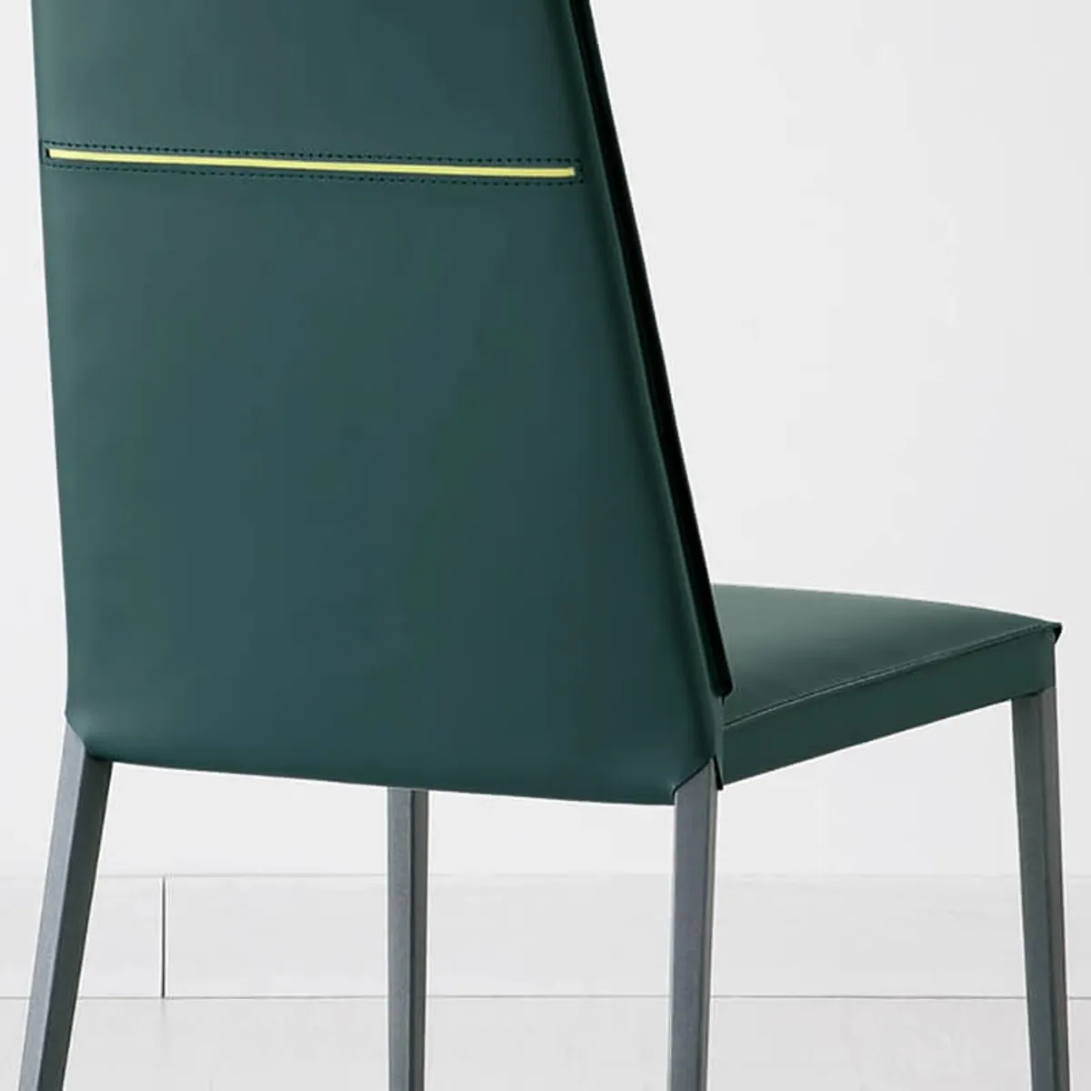 Lolas S - Chaise en croûte de cuir fabrication italienne avec liseré — vue 5