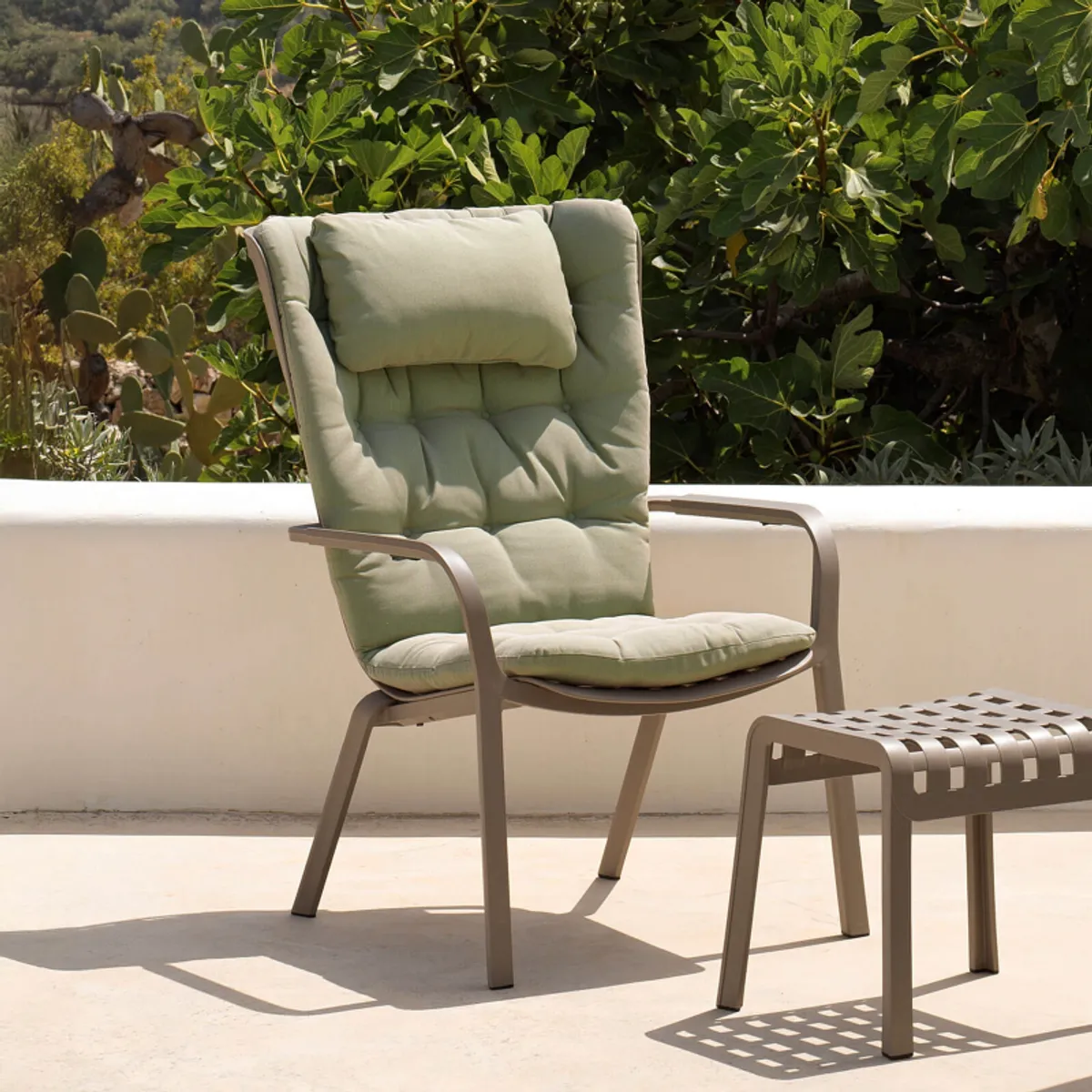 Folio - Fauteuil de jardin réglable et empilable en polypropylène design