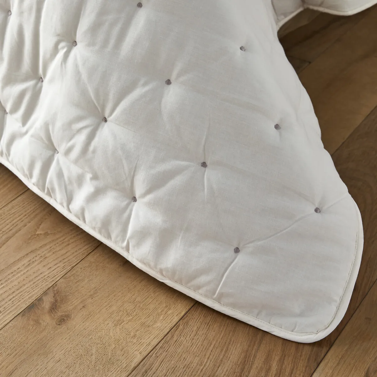 Couvre Lit Boutis Matelassé Brodé, Aéri — vue 3