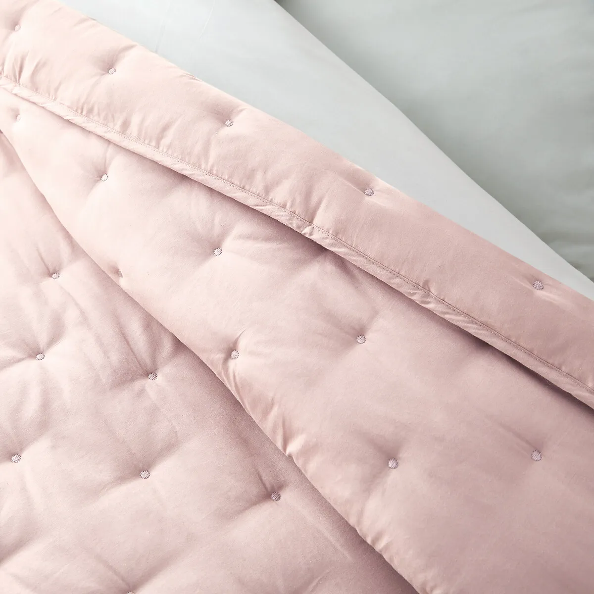 Couvre Lit Boutis Matelassé Brodé, Aéri — vue 3