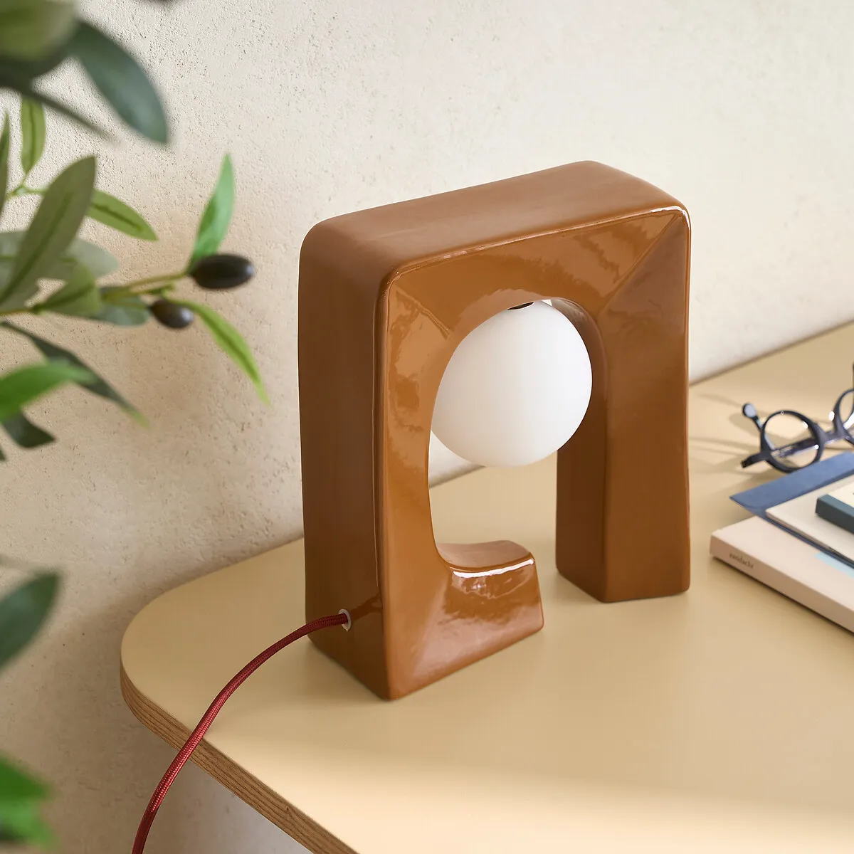 Lampe À Poser, En Céramique Et Verre Opalin, VESLI — vue 3