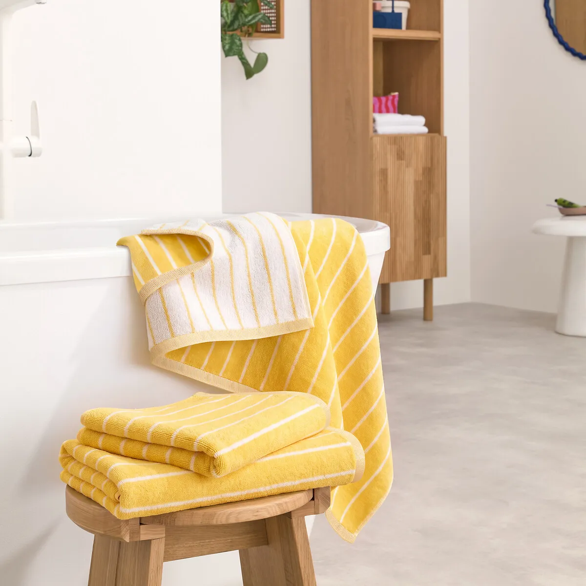 Serviette De Toilette Rayée, Éponge Velours 500g, MARINI — vue 3