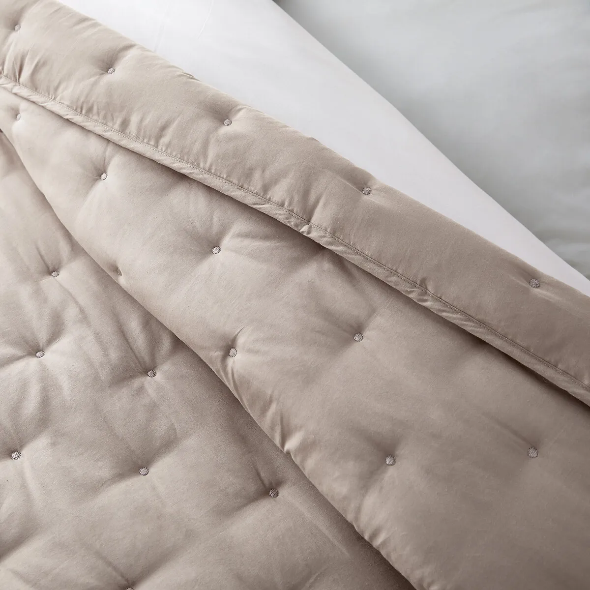 Couvre Lit Boutis Matelassé Brodé, Aéri — vue 3